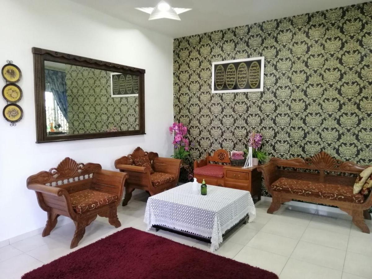 Hawwa Sara Muslim Homestay Malacca Exterior photo