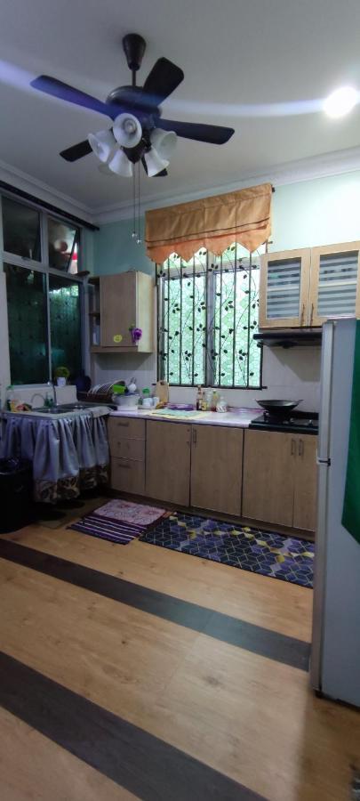 Hawwa Sara Muslim Homestay Malacca Exterior photo